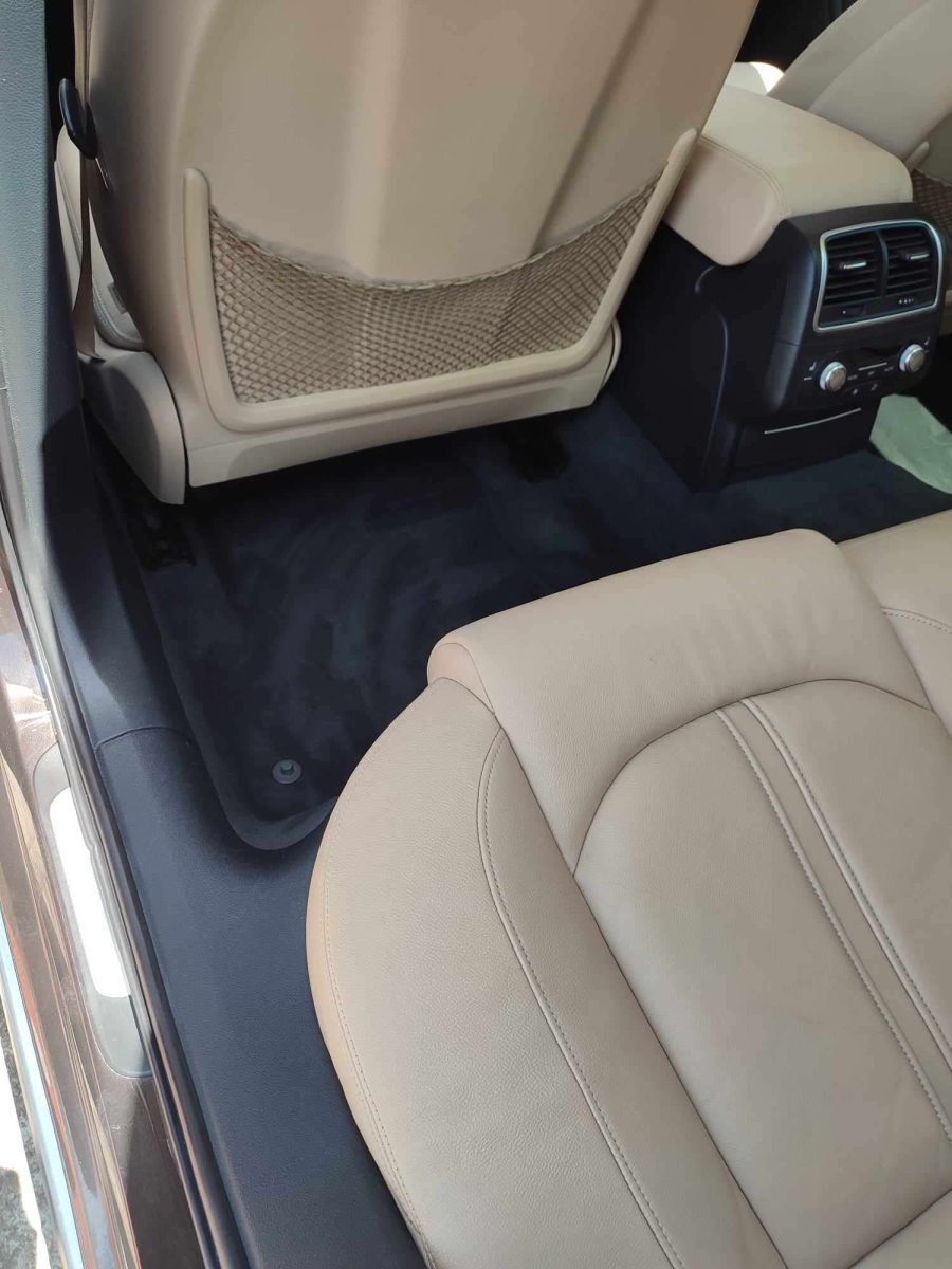 curatare piele auto interior hitratare