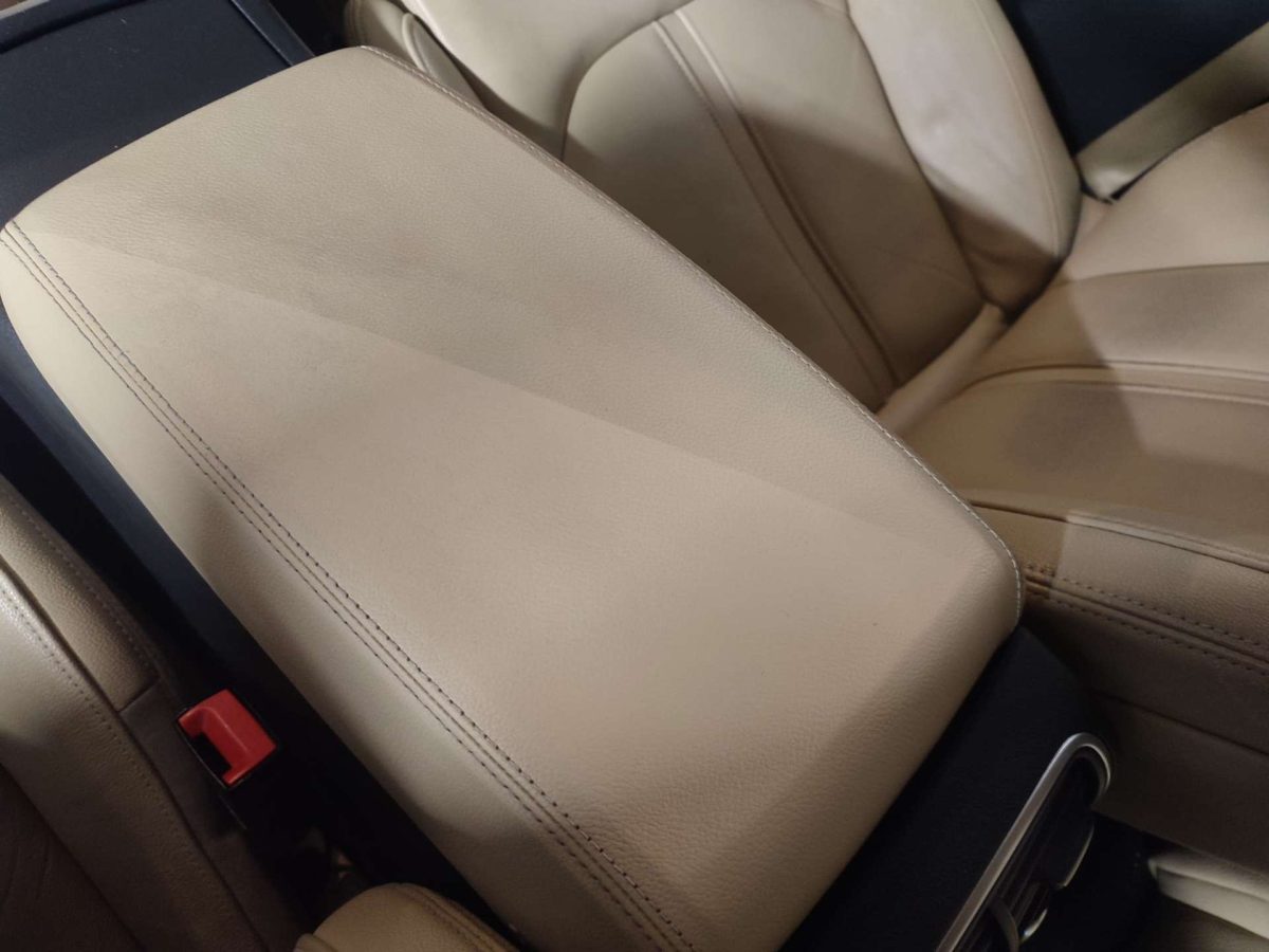 curatare tapiterie piele auto