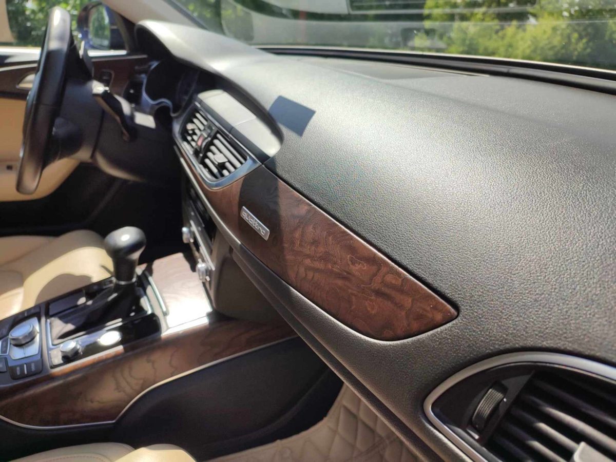 hidratare curatare tapiterie piele vinilin